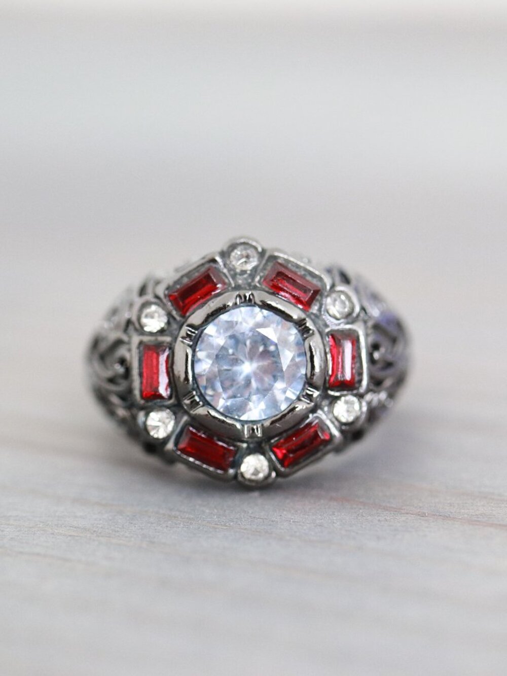 Mens Ring 2-Tone Black/Red CZ Vintage Style Fashion Ring